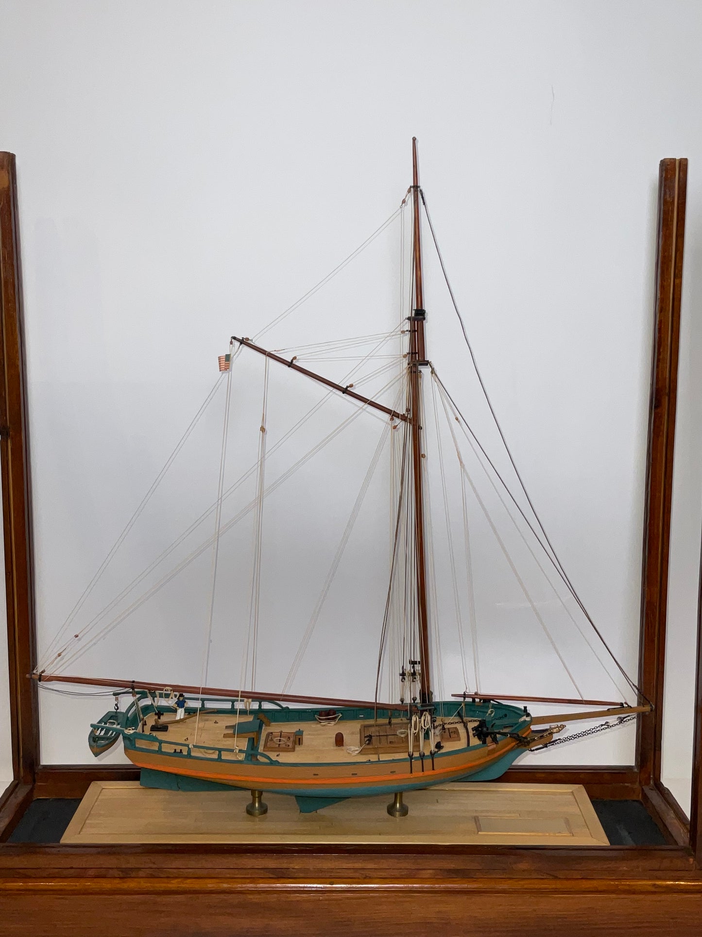 Hudson River Sloop "Victorine" in Case