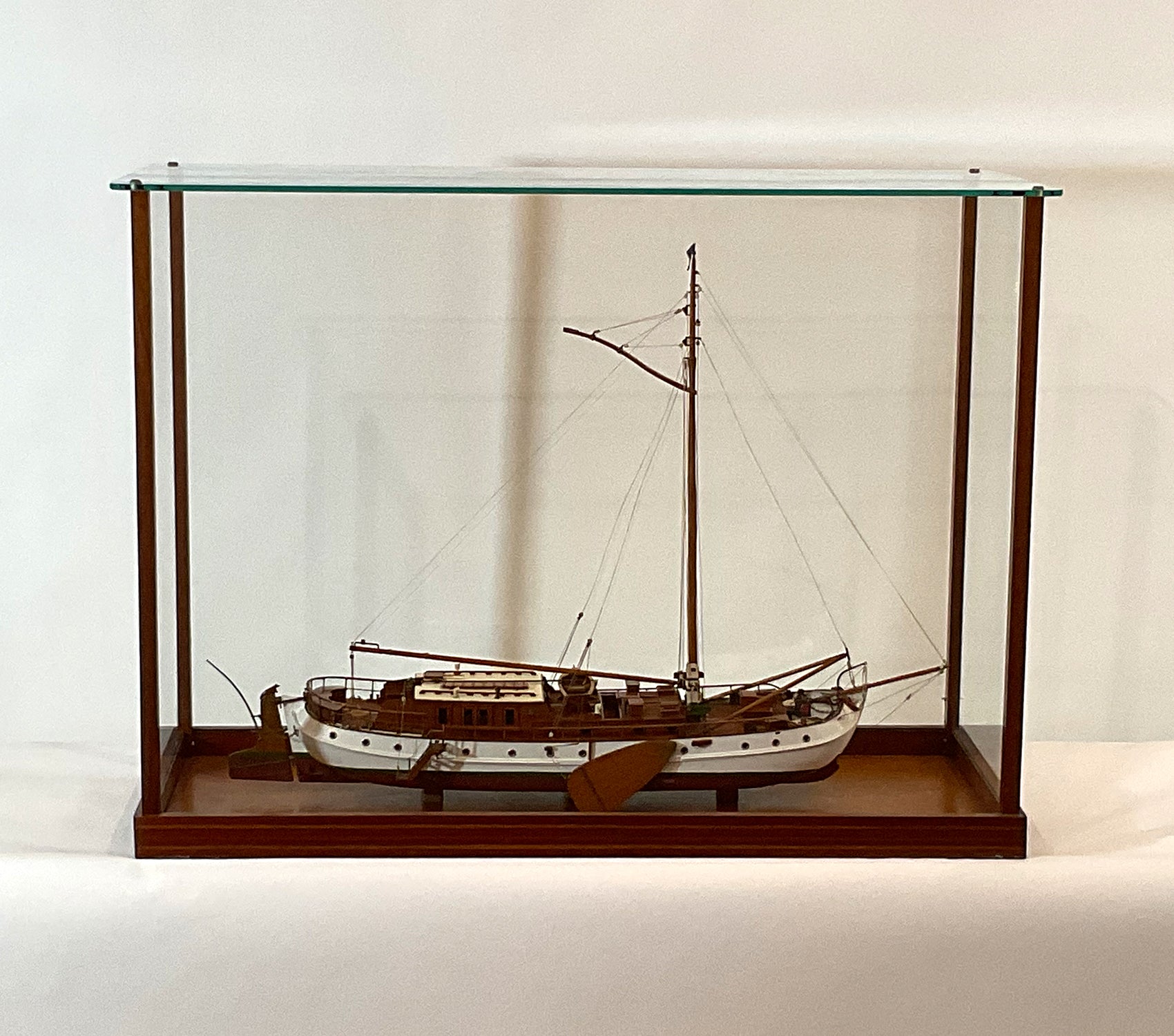 Scale Model Of A Dutch Lee Boarder – Lannan Gallery