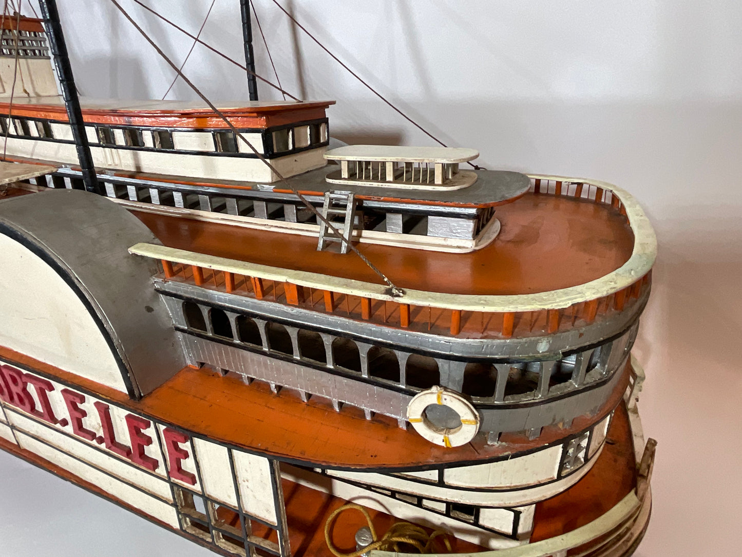 Ship's Model "ROBT E. LEE" - Lannan Gallery