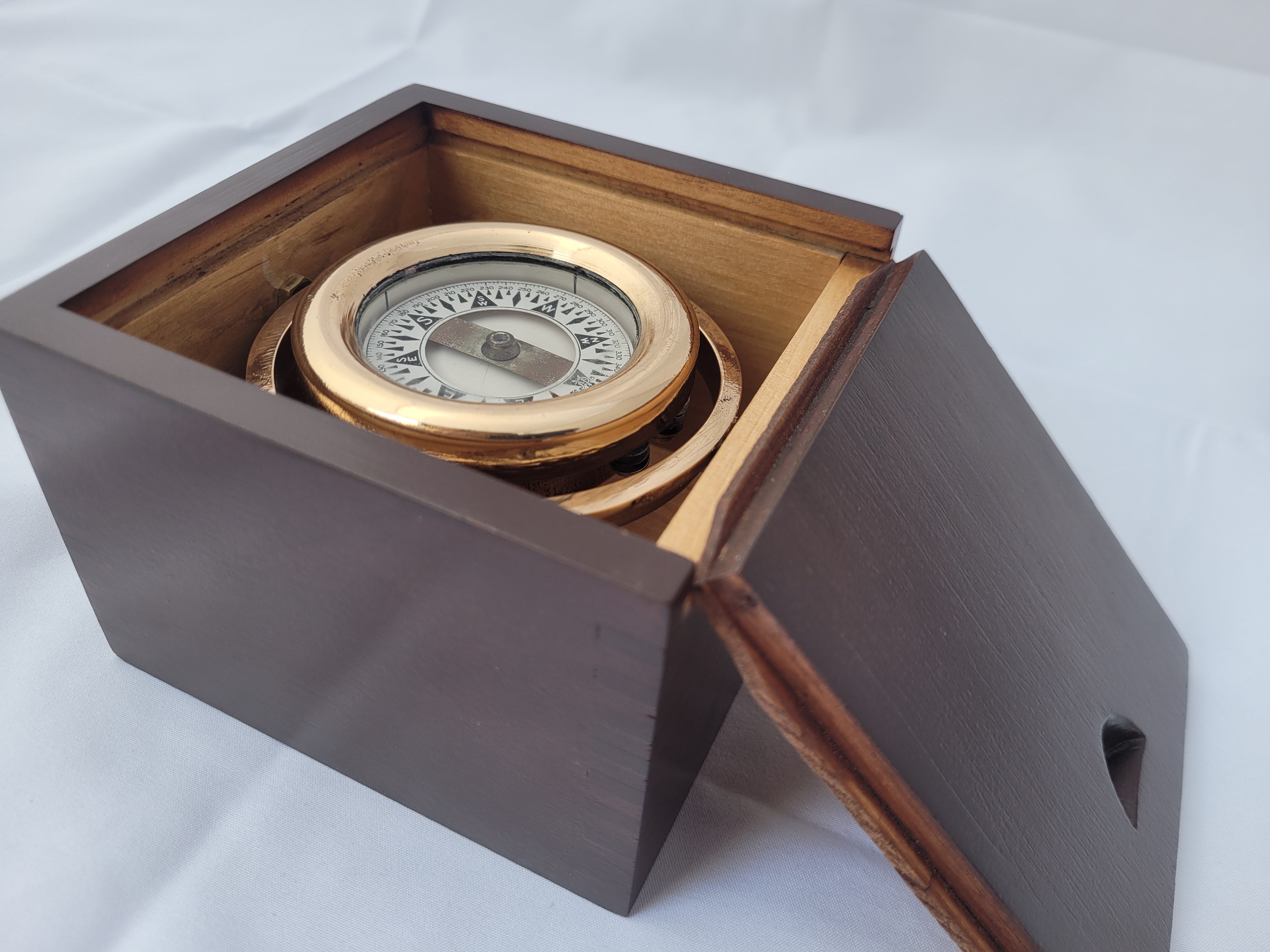 Brass Boat Compass in Varnished Wood Box – Lannan Gallery