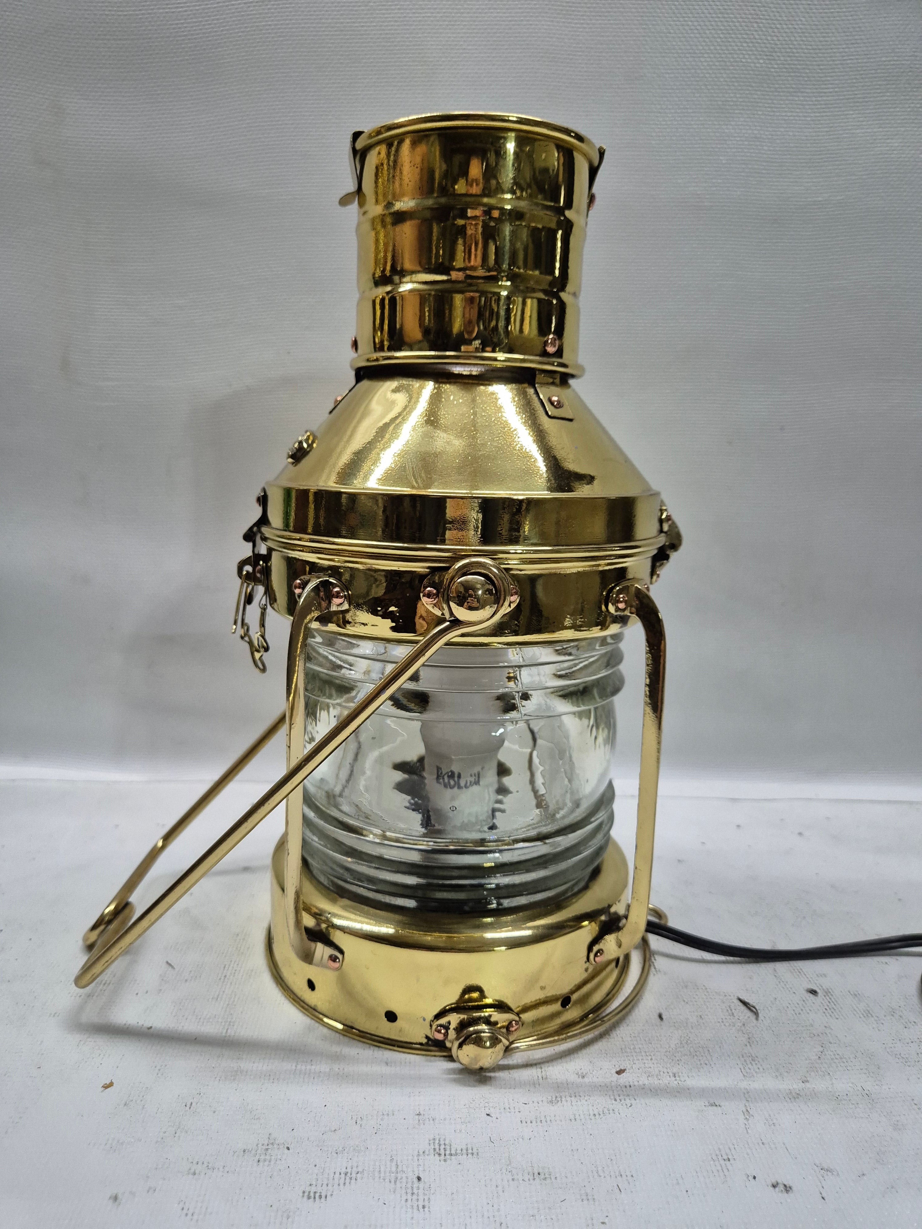 ライト・ランタン anchor b LAMP Polished Brass Ship's Anchor Lantern with Fresnel Lens – Lannan