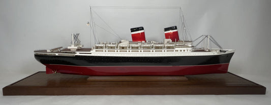 Ocean Liner America Model in Case