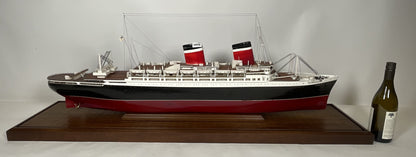 Ocean Liner America Model in Case