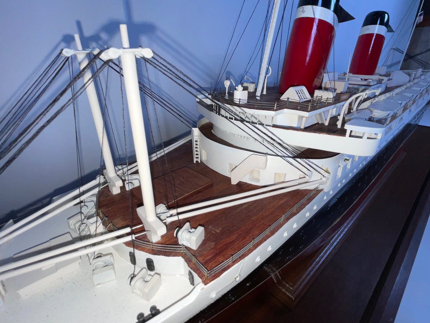 Ocean Liner America Model in Case