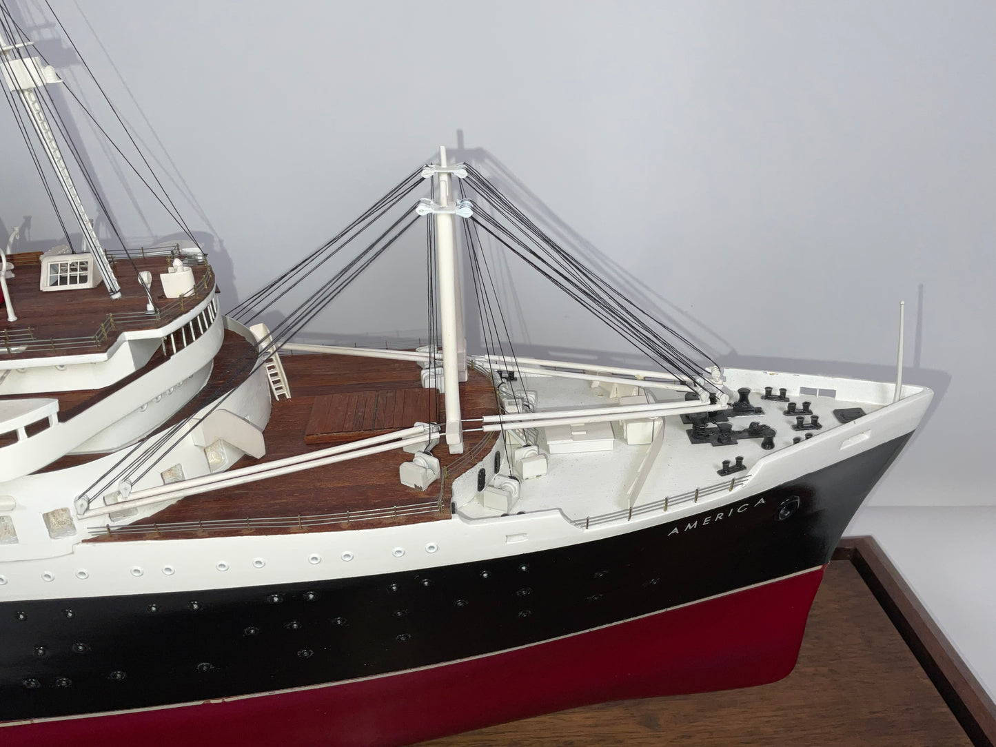 Ocean Liner America Model in Case