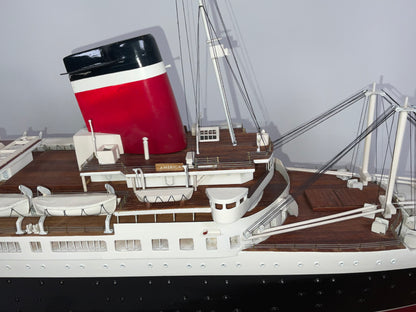 Ocean Liner America Model in Case