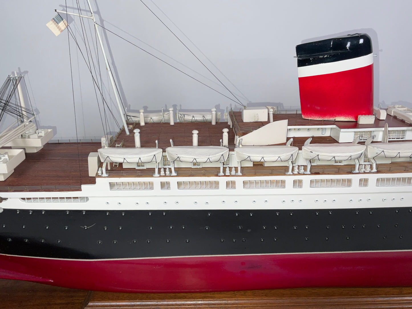 Ocean Liner America Model in Case