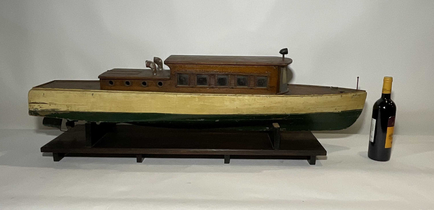 Antique Cabin Cruiser Model with Long Cabin