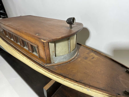 Antique Cabin Cruiser Model with Long Cabin