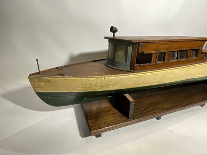 Antique Cabin Cruiser Model with Long Cabin