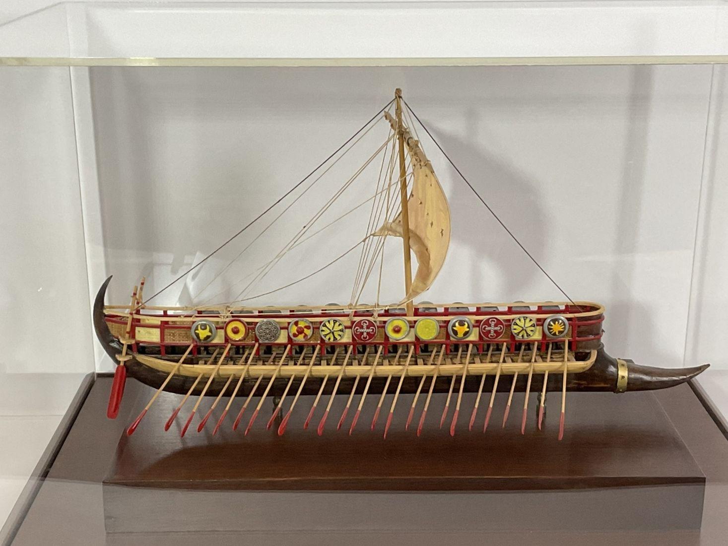 Phonecian Bireme Ship Model In Case - Lannan Gallery