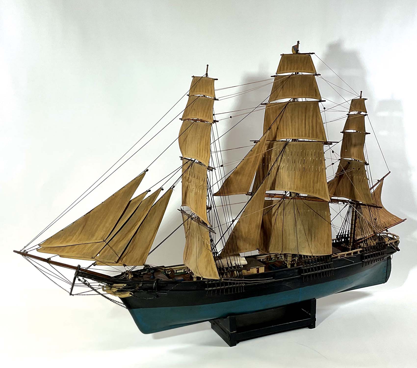 Antique Ship Model "Flying Cloud" - Lannan Gallery