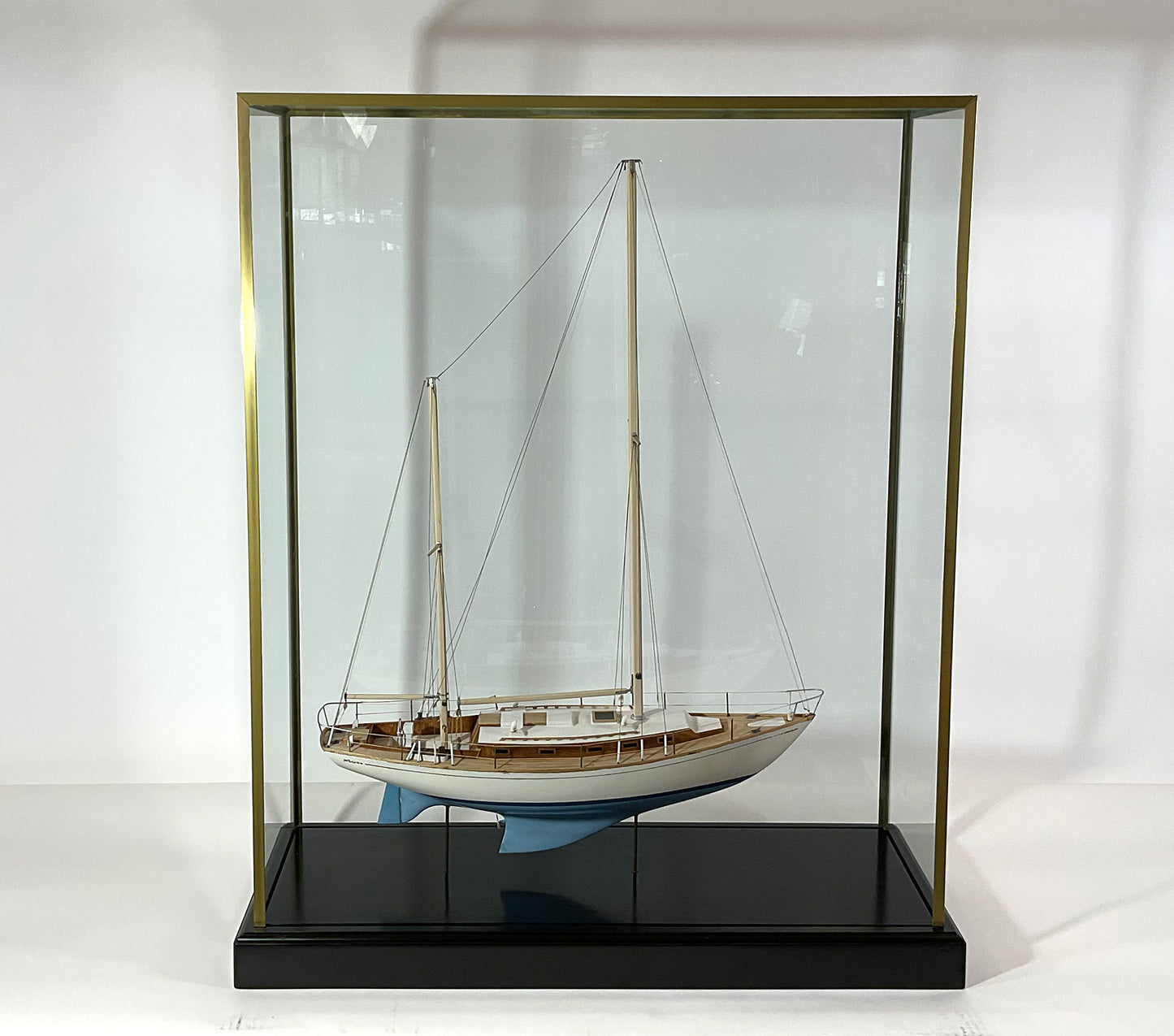 Cased Model Of A Cheoy Lee Offshore 47 Ketch - Lannan Gallery