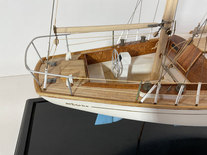 Cased Model Of A Cheoy Lee Offshore 47 Ketch - Lannan Gallery