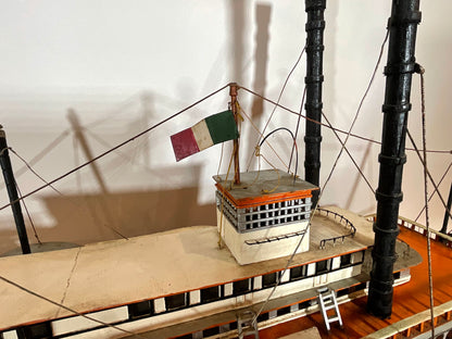 Ship's Model "ROBT E. LEE" - Lannan Gallery