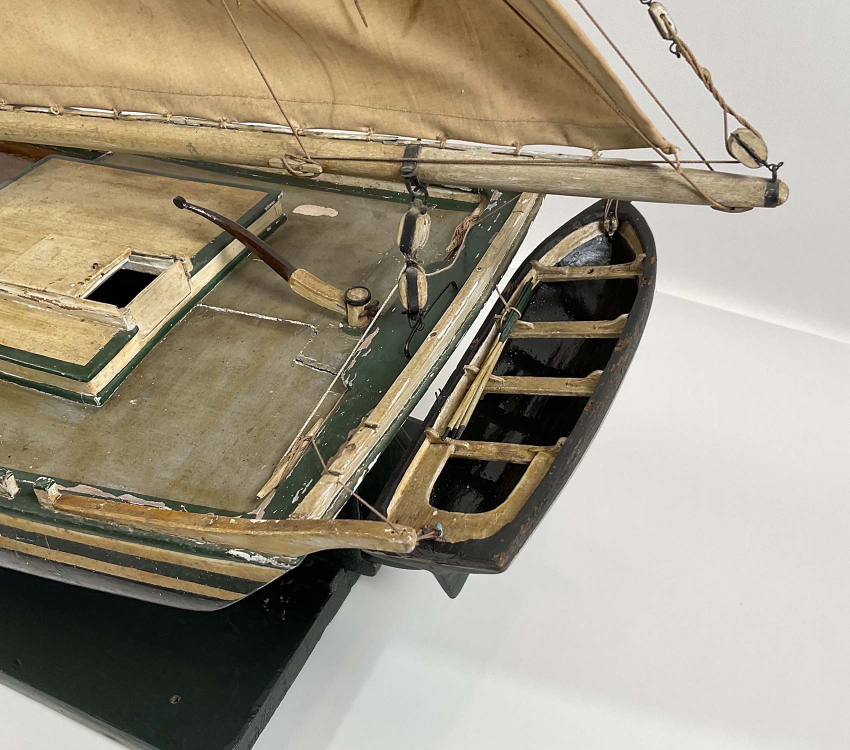 Model Of The Oyster Sloop Fanny Fern Of Quincy Mass - Lannan Gallery