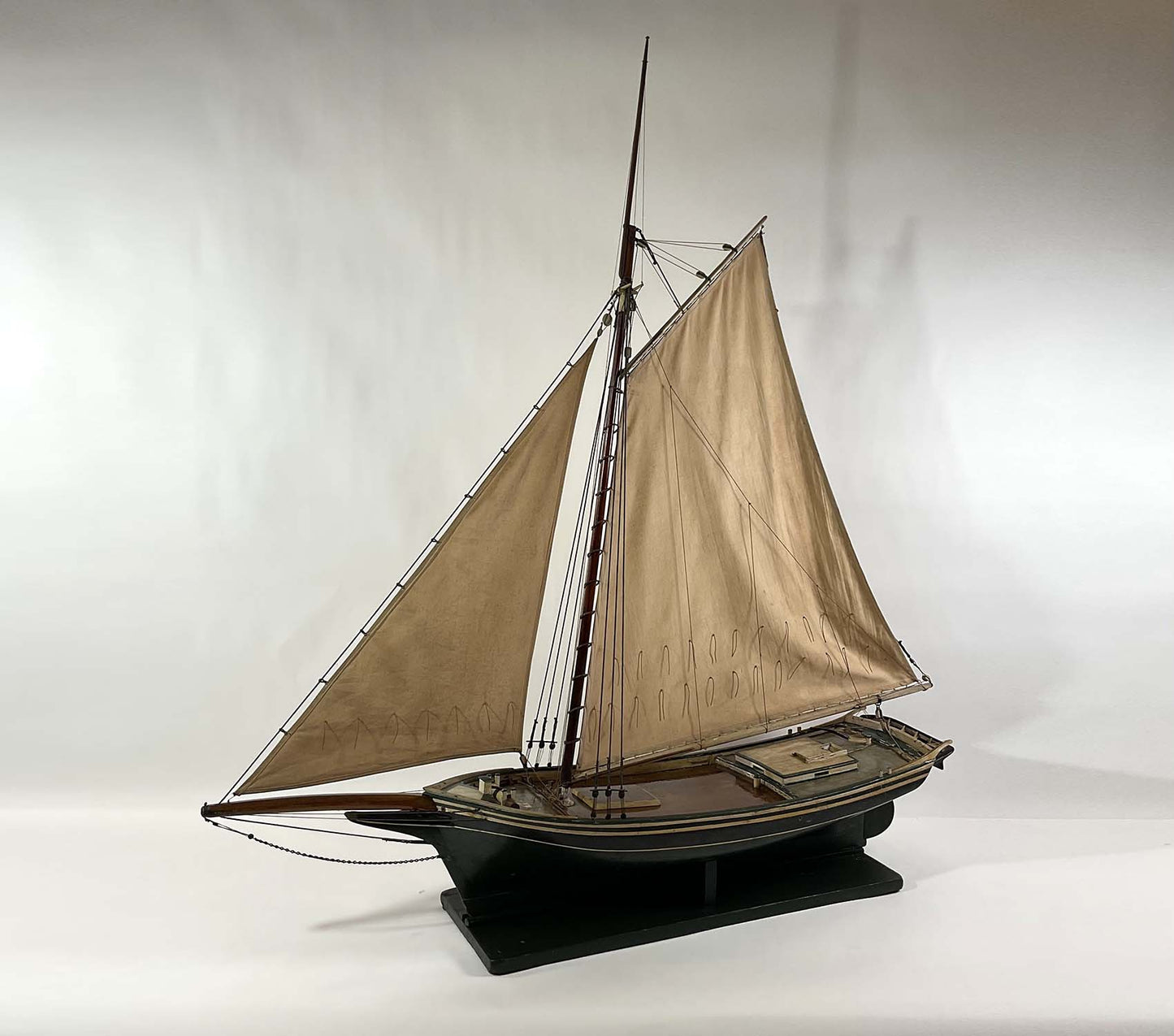 Model Of The Oyster Sloop Fanny Fern Of Quincy Mass - Lannan Gallery