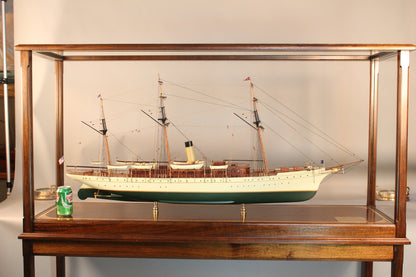 Steam Yacht "Niagara" - Lannan Gallery