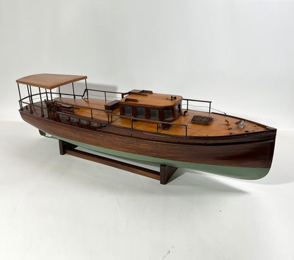 Planked Model Of The 1920s Boston Yacht Islander - Lannan Gallery